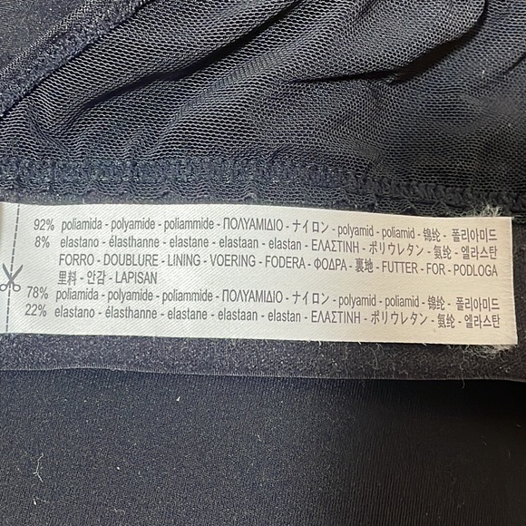 Oysho Black Velvet Sports Bra. - Picture 6 of 8